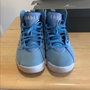 Jordan 7 Pantone